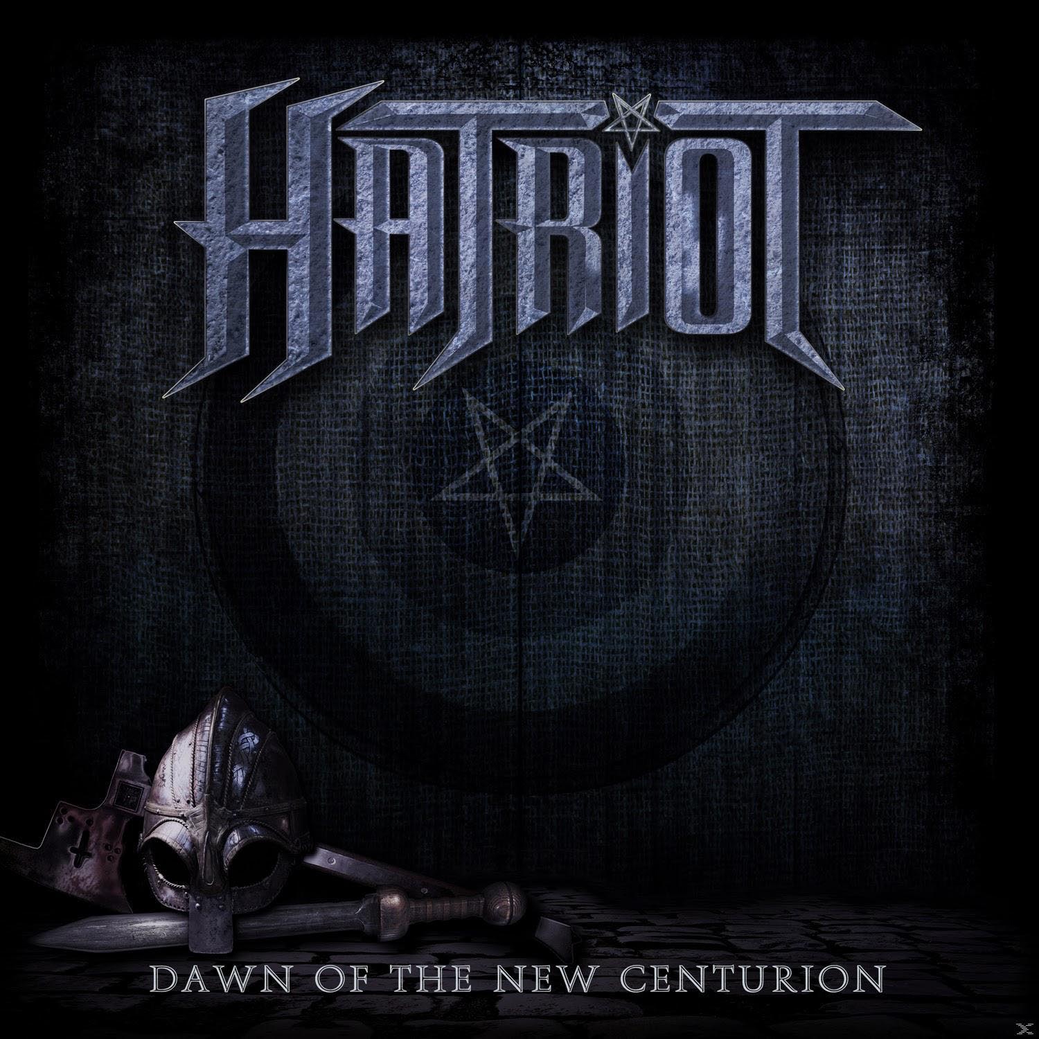 Albumcover mit dunklem Hintergrund, Metalllogo, Helm, Axt und Schwert.