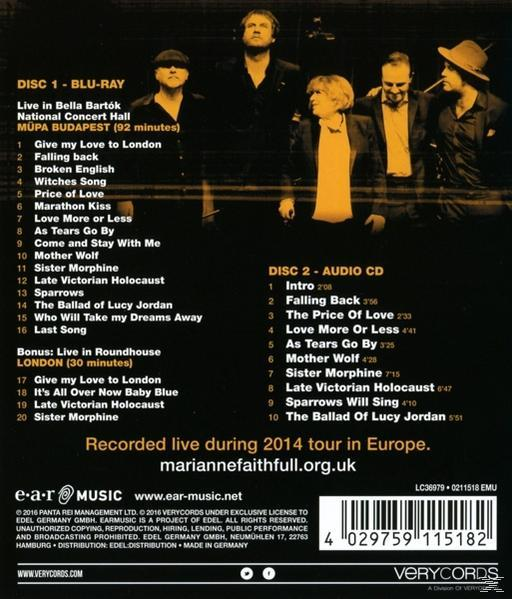 Album borító zenekari tagokkal, számlistákkal és élő előadás kontextussal.