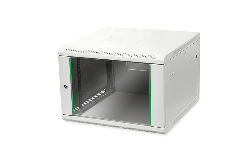 Weißer Serverschrank mit transparenter Fronttür und grüner Verkleidung.