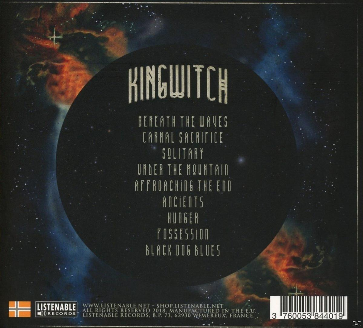 CD-Cover. Schwarzer Hintergrund mit King Witch Bandnamen und Titelliste in weißem Text.