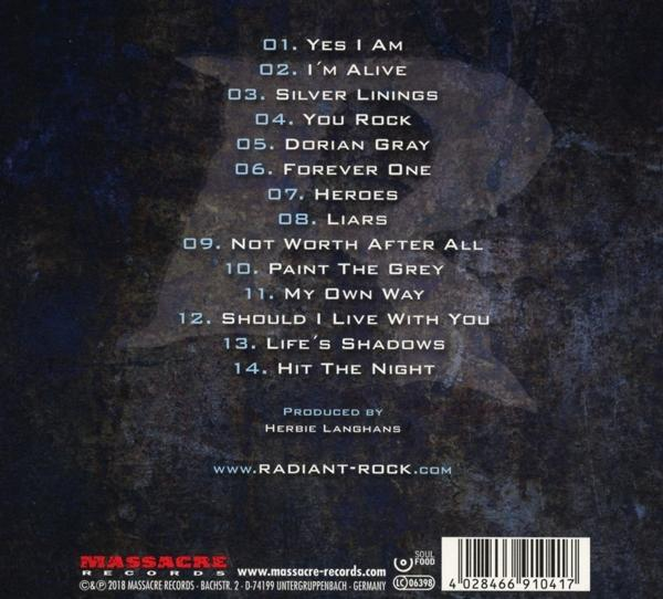 CD-Rückseite mit dunklem Hintergrund und einer Titelliste.