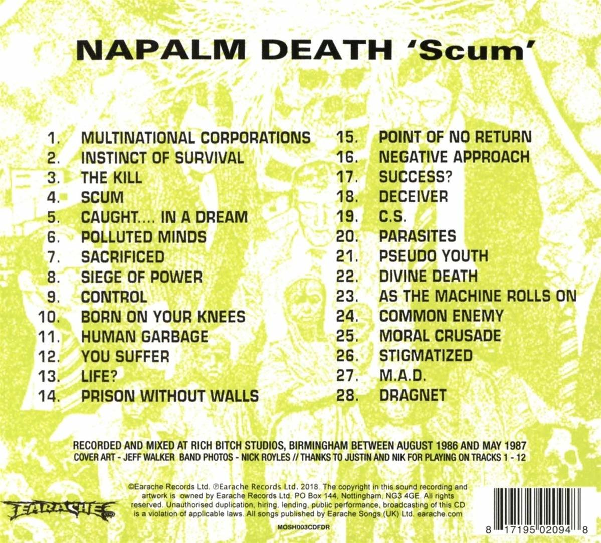 Albumcover von Napalm Death 'Scum' mit einer Liste der Songtitel. Das Cover hat ein Schwarz-Weiß-Design.