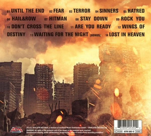 CD-Cover mit Text eines Musikalbums und einer zerstörten Stadt im Hintergrund.