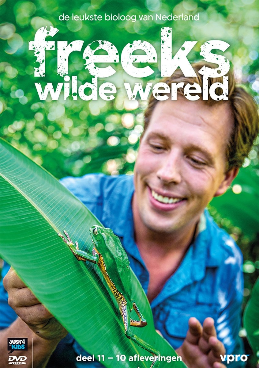 Man die een blad met een kikker vasthoudt. Tekst 'freeks wilde wereld' en 'de leukste bioloog'.