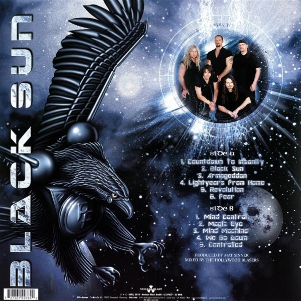 Albumcover, eine Metalband Black Sun. Enthält Bandmitglieder, eine Adlergrafik und die Titelliste.