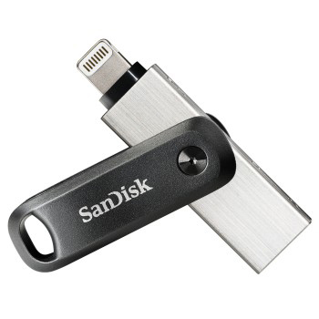 Ein silberner und schwarzer SanDisk USB-Stick mit Lightning-Anschluss.