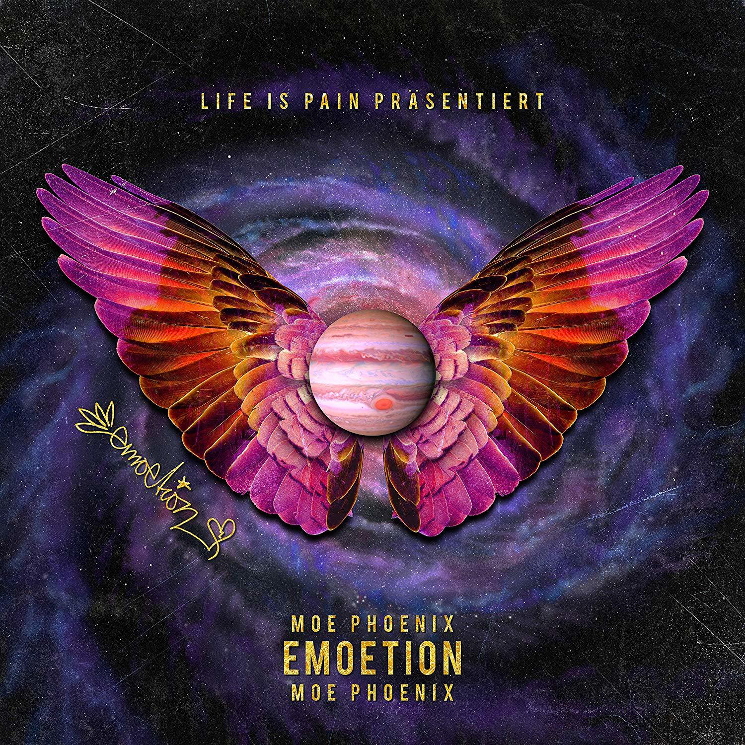 Albumcover mit Schmetterlingsflügeln um einen Planeten. Lila und orange Farben. Text oben und unten.