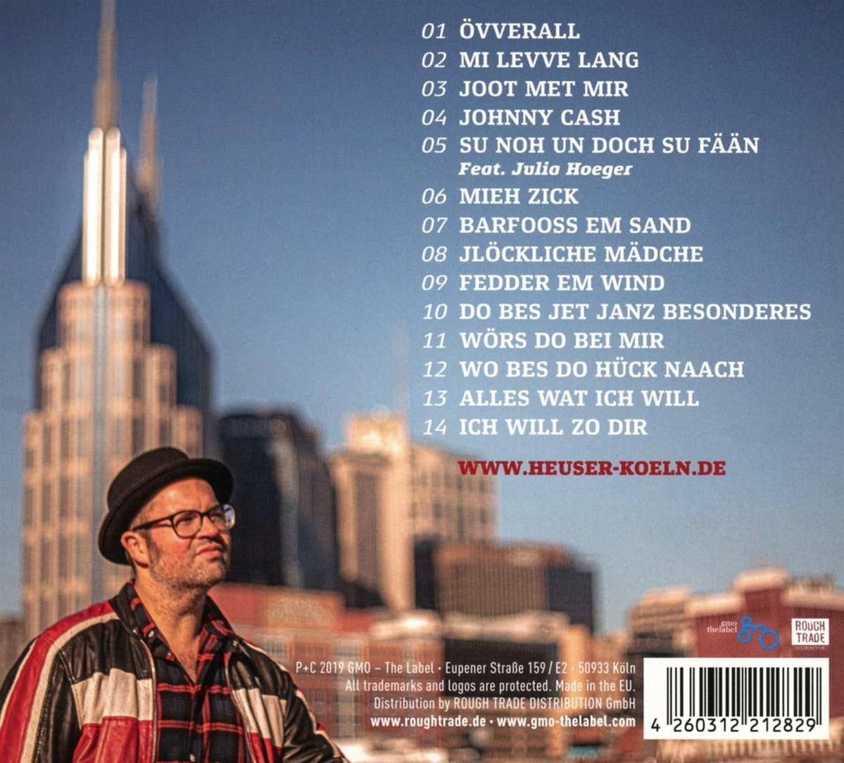 CD-Rückseite mit Titelliste und einem Mann mit Hut. Deutscher Text und ein Barcode rechts.