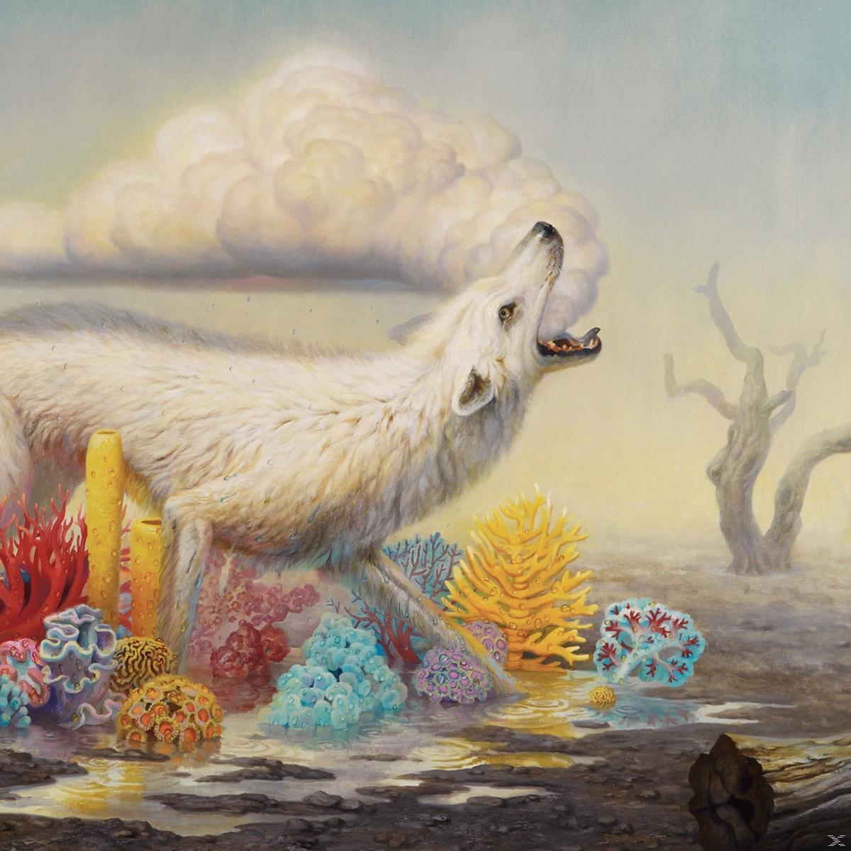 Ein weißer Wolf heult, umgeben von bunten Korallen und einem bewölkten Himmel, mit einer kargen Landschaft.