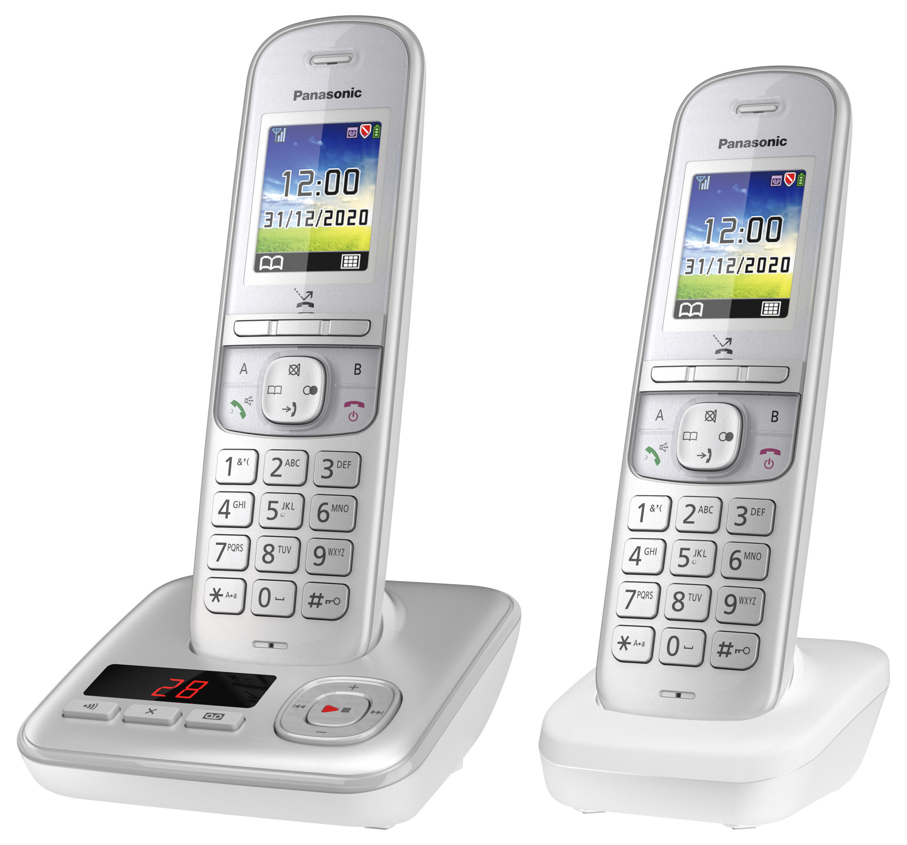 Zwei weiße schnurlose Panasonic-Telefone auf weißem Hintergrund, Datum und Uhrzeit anzeigend.