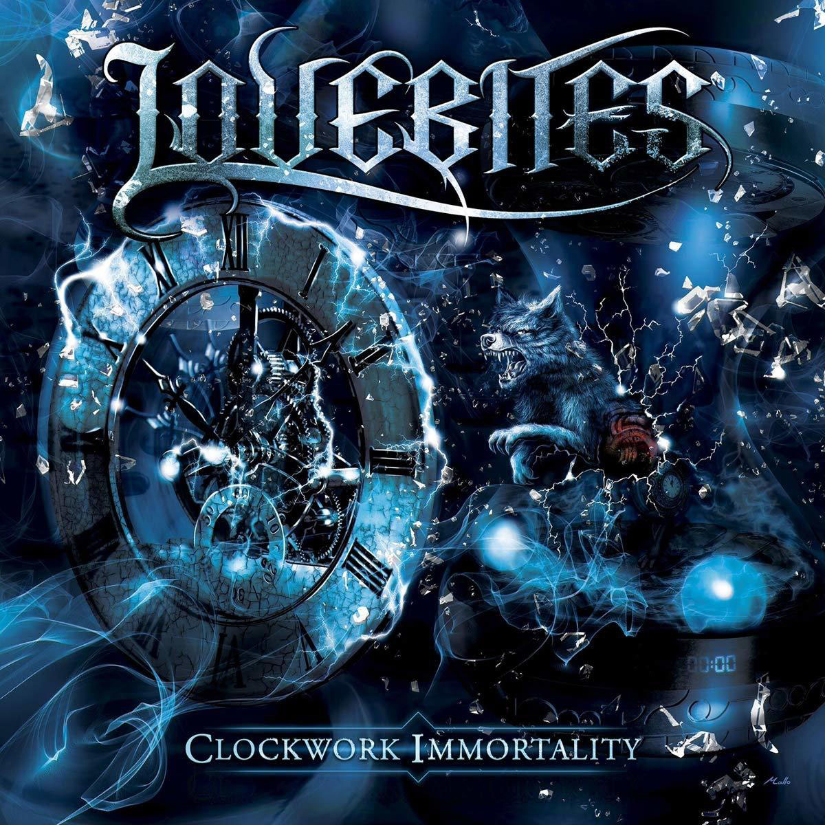 Zifferblatt mit Wolf, blauen Flammen und Blitz. Clockwork Immortality ist geschrieben.