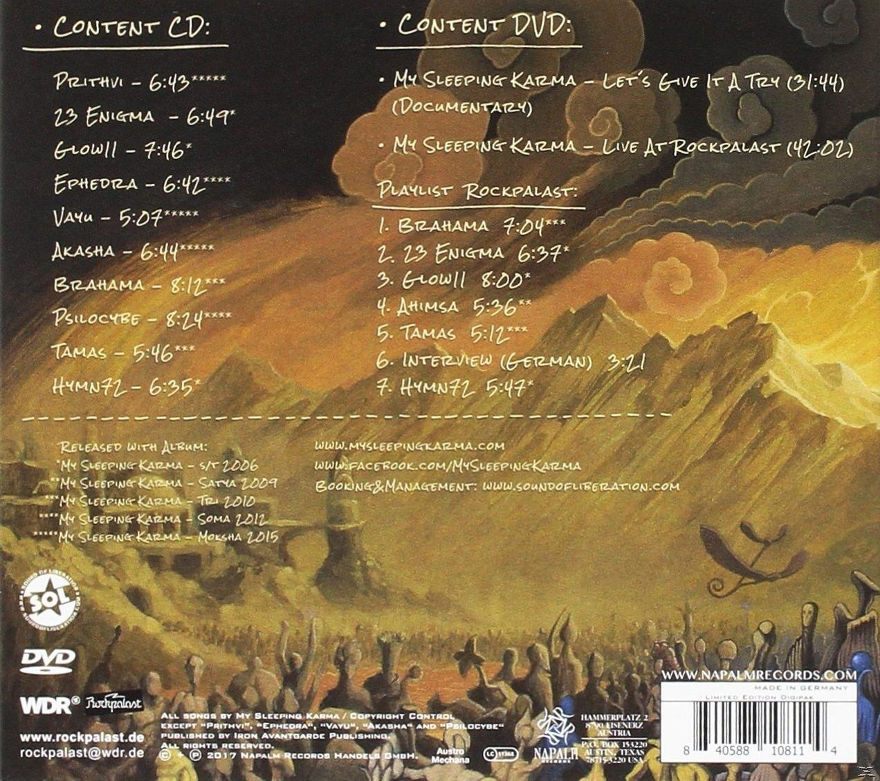 Album borító, dalszövegekkel, DVD logóval és egy meleg színpalettájú hegyvonulat grafikával.