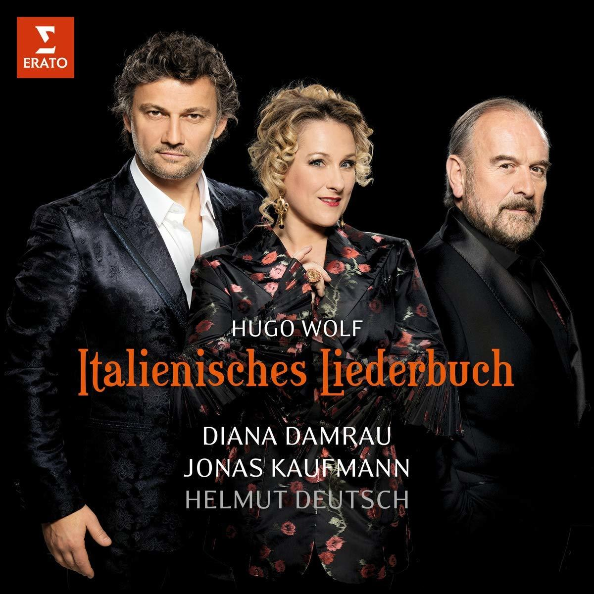 Albumcover mit drei Personen, Namen und Titel 'Italienisches Liederbuch' werden angezeigt.