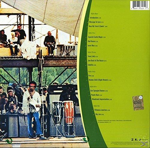 Egy zenei album borítójának hátulja. Van egy kép a tömegről és egy zenélő bandáról.
