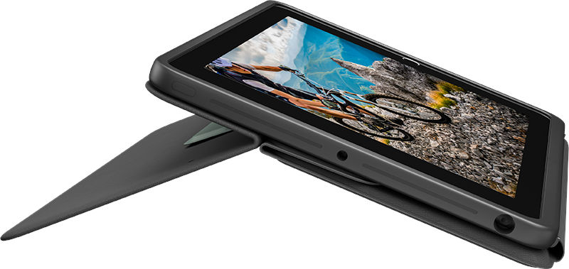Tablet in donkergrijze hoes, scherm toont fietser op berg.