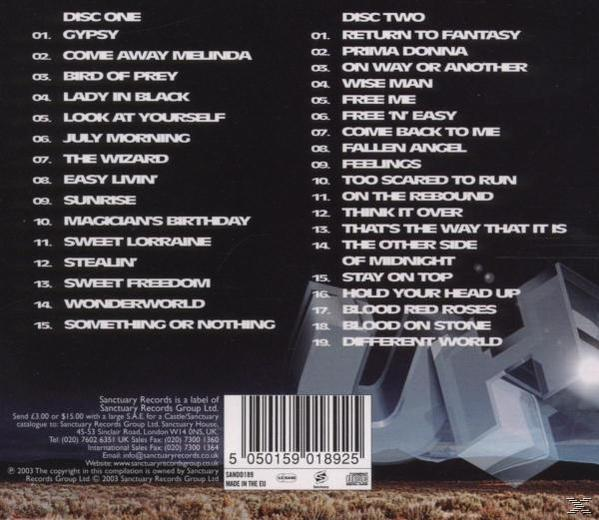CD egy fehér háttérrel, a dalok listájával.