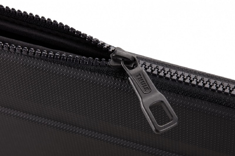 Funda - Thule Gauntlet 4, 15", Para tablets y portátiles, Rígida, Poliuretano, Negro