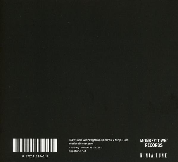 Zwarte albumhoes met witte tekst. Bevat tekst van de artiest en het label.