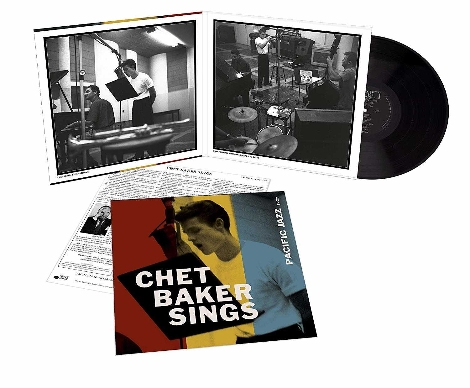 Chet Baker Sings Albumcover mit Bandmitgliedern und Albumdetails. In Schwarzweiß.