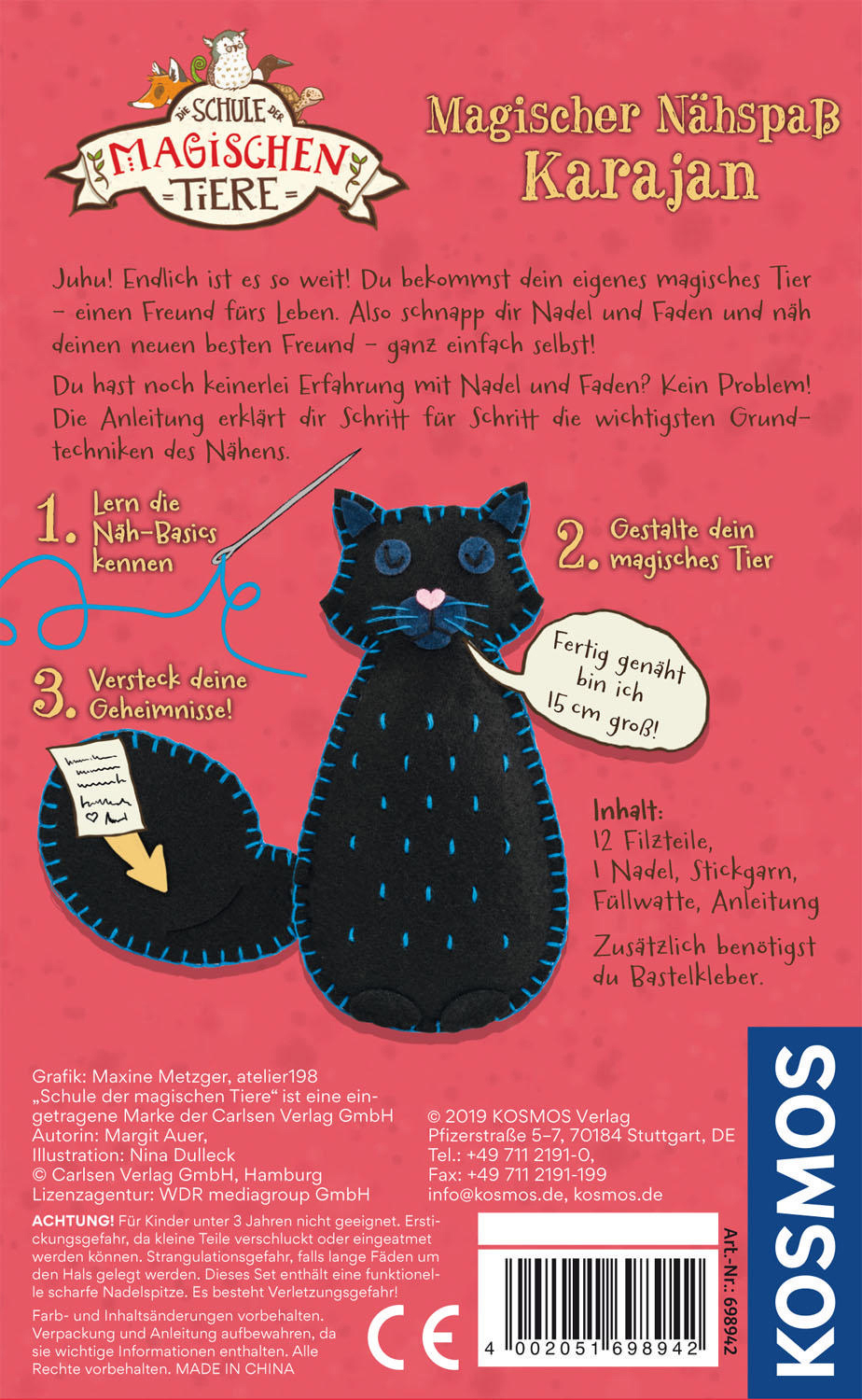 Ein schwarzes und blaues Katzen-Bastelset. Der Text enthält Anweisungen zum Nähen einer Katze.