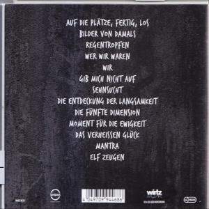 Ein CD-Cover mit Titellisten für ein deutsches Album, mit schwarzem Hintergrund und weißem Text.