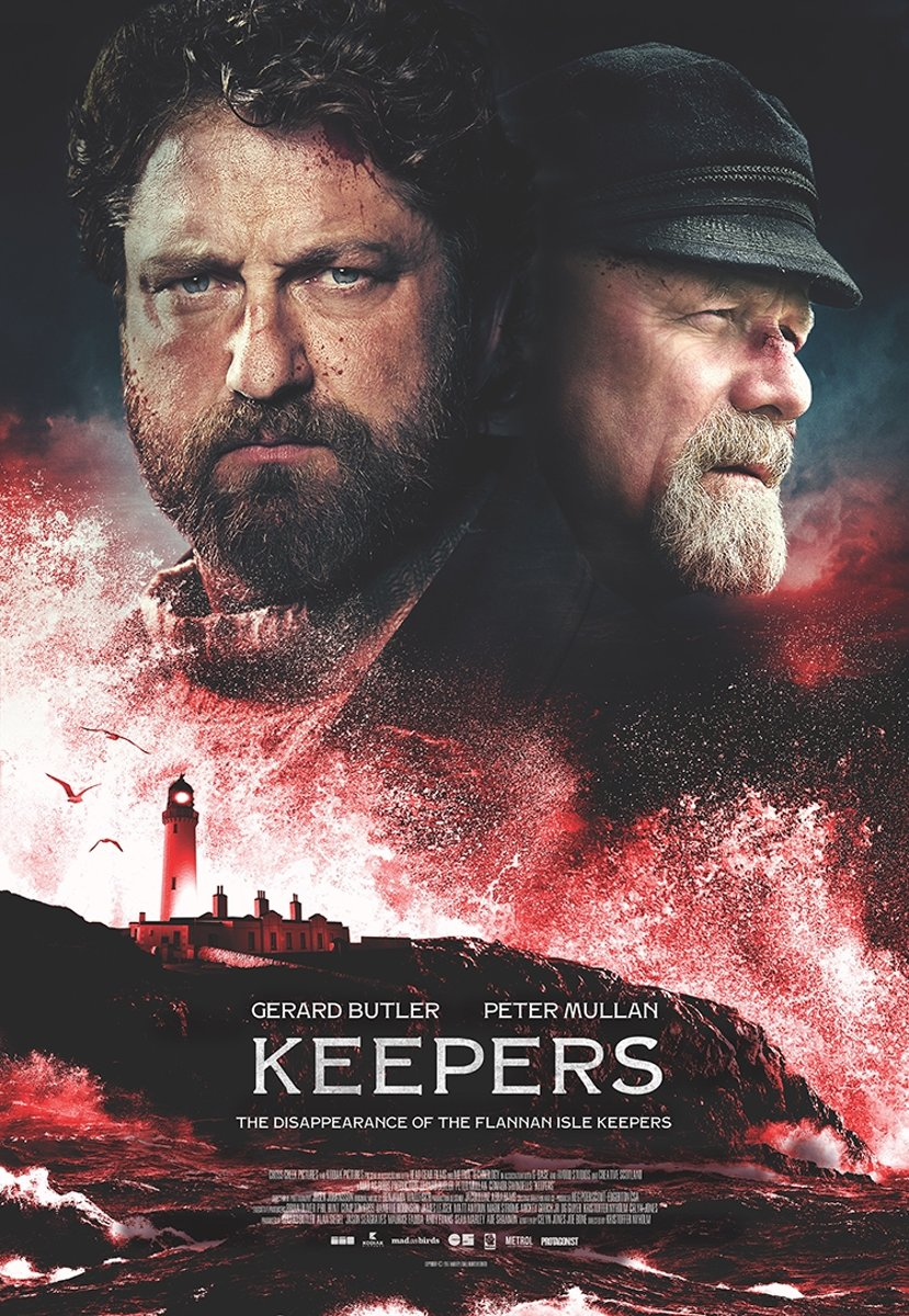 Affiche de film de deux hommes, mer orageuse, un phare et le titre 'Keepers'.