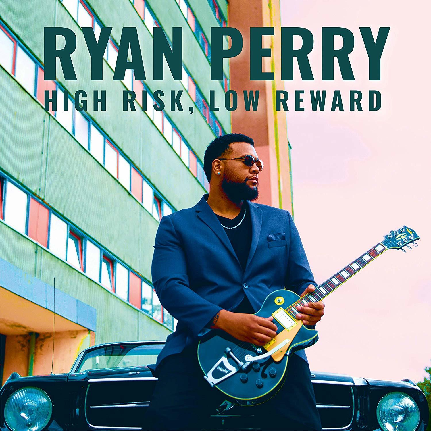 Albumcover mit einem Mann, der eine Gitarre hält. Titel: High Risk, Low Reward.