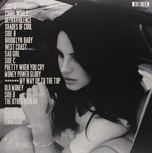 Rückseite eines Lana Del Rey Albums mit Titelliste und Bild.