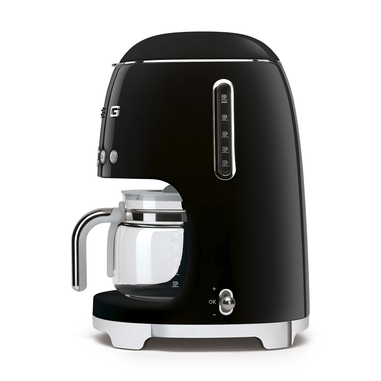 Schwarze Smeg Kaffeemaschine mit Glaskaraffe, Chromakzenten und Bedienelementen.