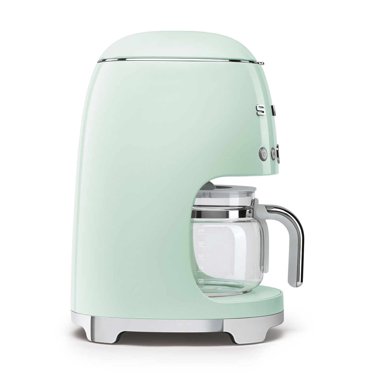 Minzgrüne Kaffeemaschine mit Glaskaraffe und silbernen Akzenten.