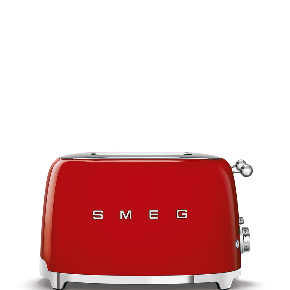 Roter Toaster mit Chromakzenten. Das Wort SMEG ist sichtbar.