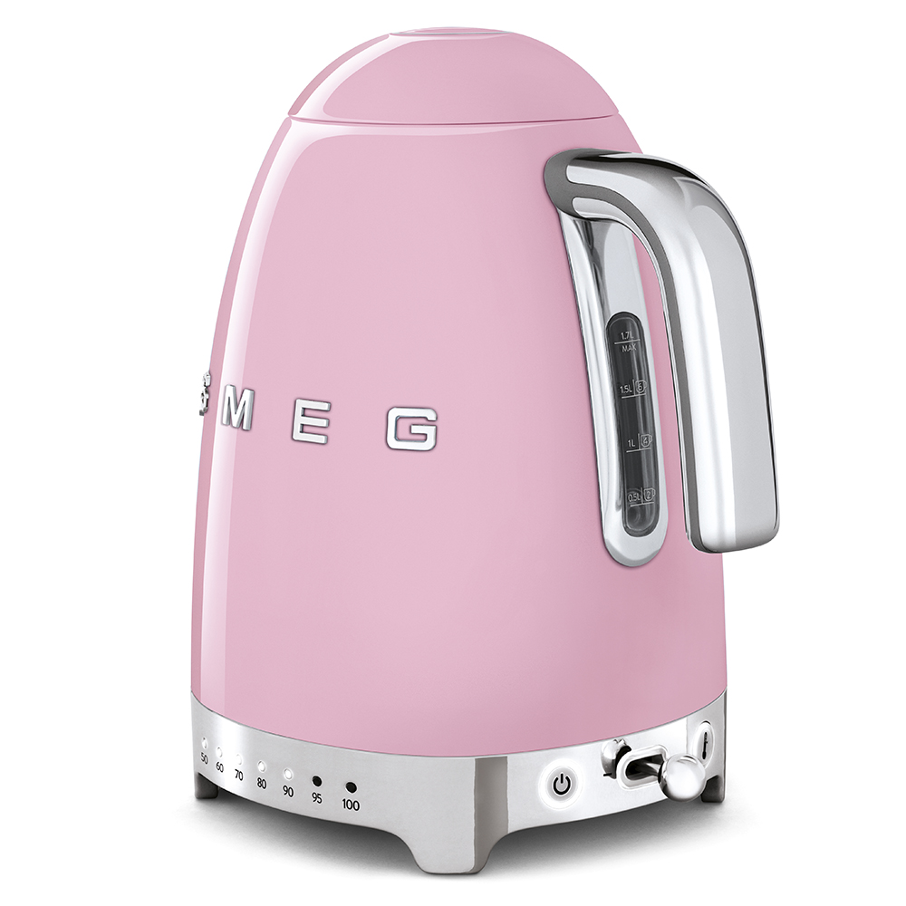 Ein rosa SMEG-Wasserkocher mit silbernem Griff und Boden. Er hat eine Wasserstandsanzeige und Temperaturregler.