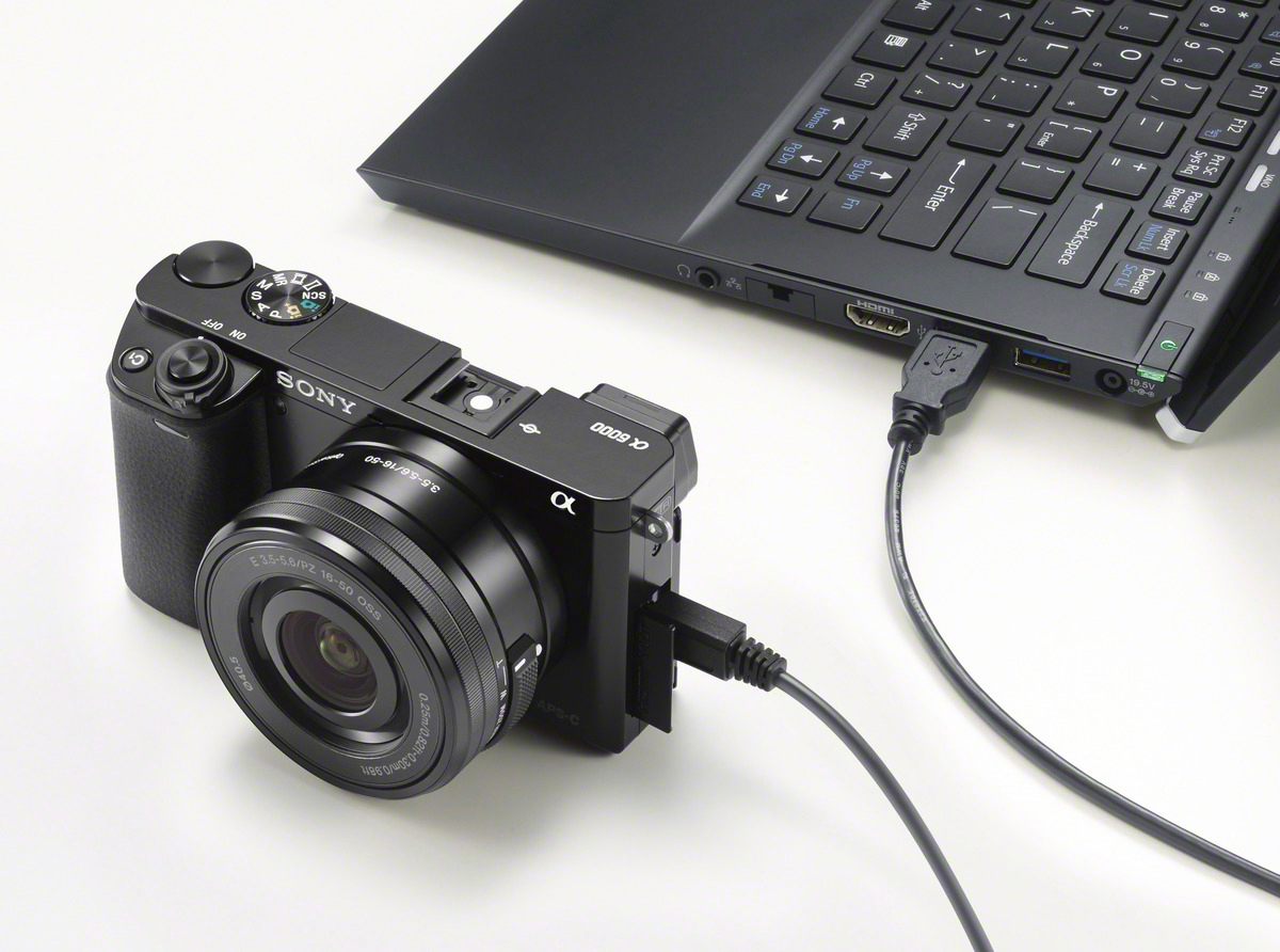 SONY Alpha 6000 KIT (ILCE-6000L) + Tasche + Speicherkarte Systemkamera mit Objektiv 16-50 mm, 7,6 cm Display, WLAN