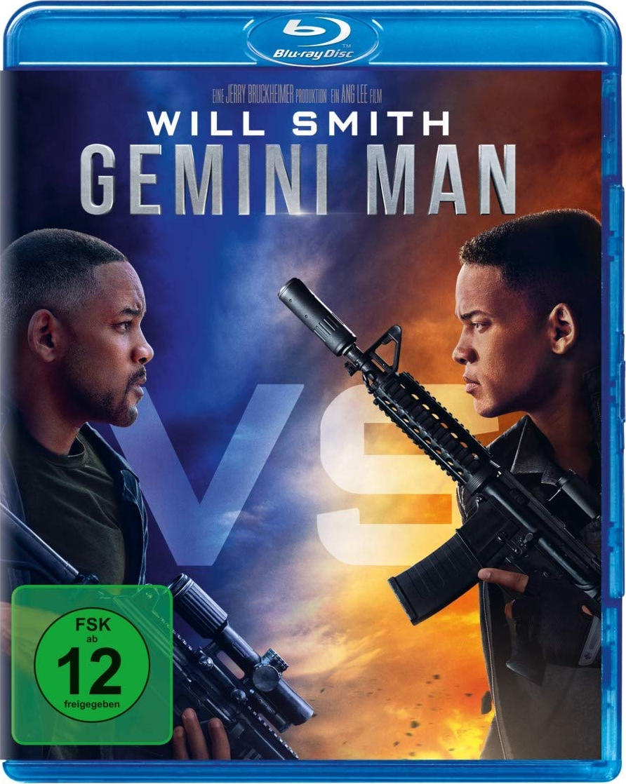 Blu-ray-Disc-Cover für 'Gemini Man' mit Will Smith. Er steht sich selbst mit Waffen gegenüber. Blauer und weißer Hintergrund.