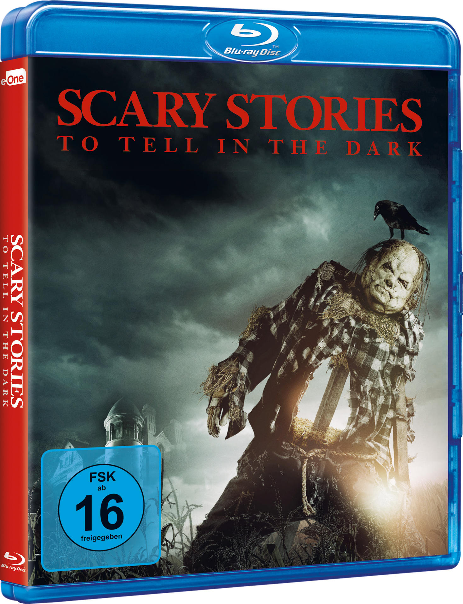 Blu-ray-Cover für 'Scary Stories to Tell in the Dark'. Eine Vogelscheuche mit einem Raben auf dem Kopf. Dunkler Hintergrund.