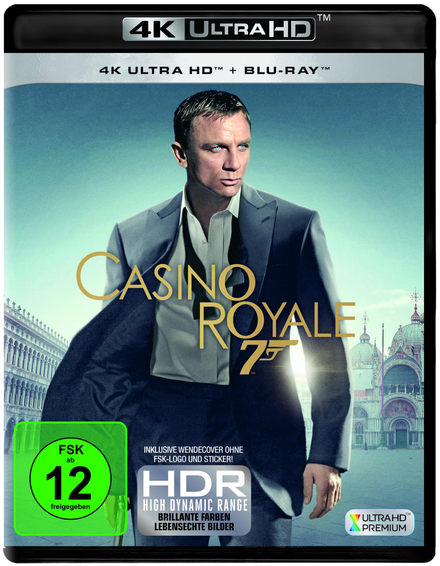 Daniel Craig als James Bond in einem Anzug vor Venedig-Kulisse, Casino Royale.