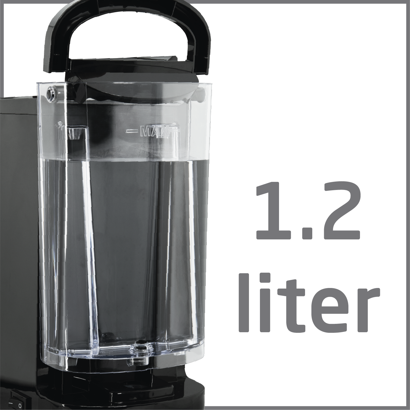 Schwarze Kaffeemaschine mit transparentem Wassertank, der einen Füllstand von 1,2 Litern anzeigt.