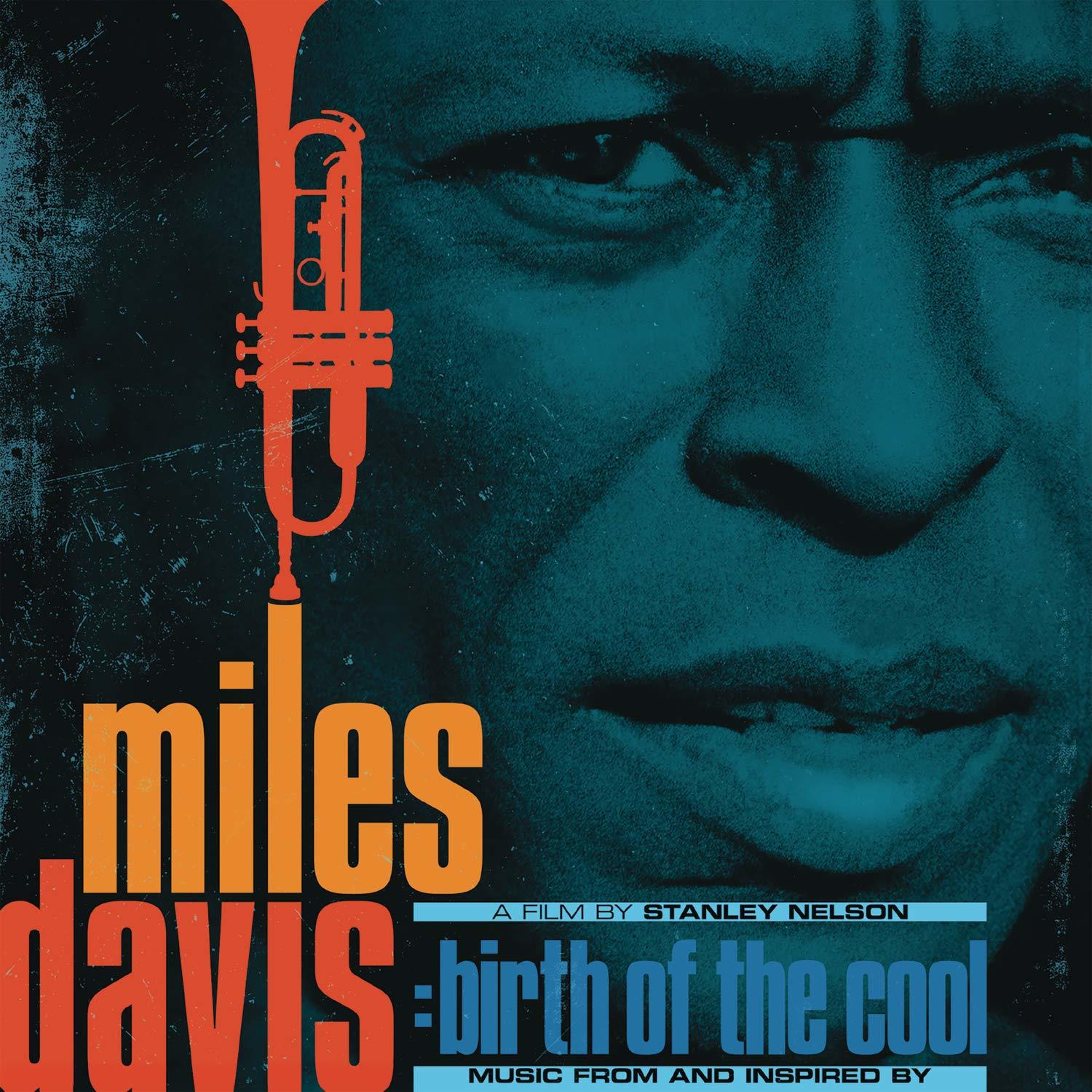 Miles Davis albumhoes. Close-up van zijn gezicht met een trompet-afbeelding. Oranje en blauw kleurenschema.