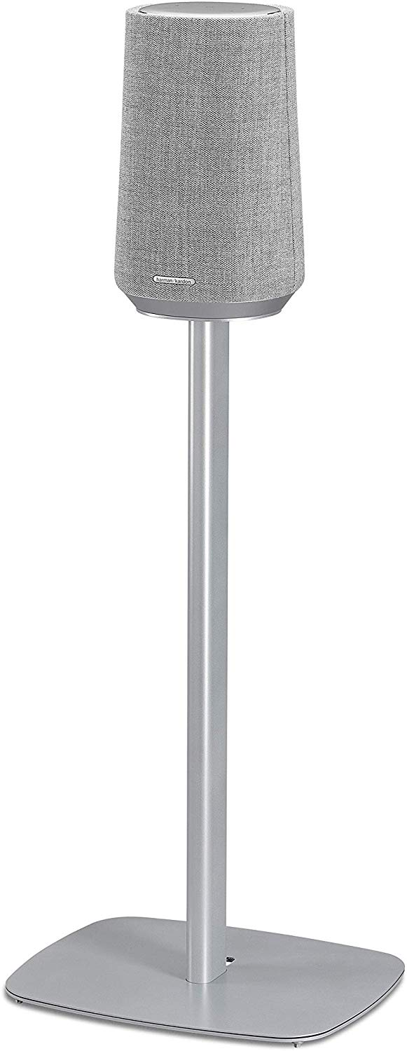 Een grijze luidspreker op een zilveren standaard. De luidspreker is cilindrisch.