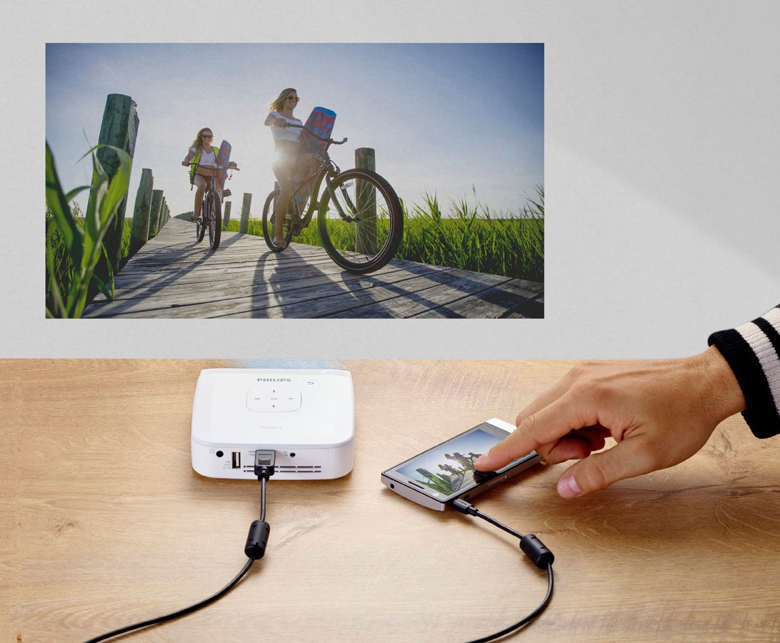 PHILIPS PICOPIX PLUS PPX 4835 EK Mini Beamer(HD, 350 Lumen)