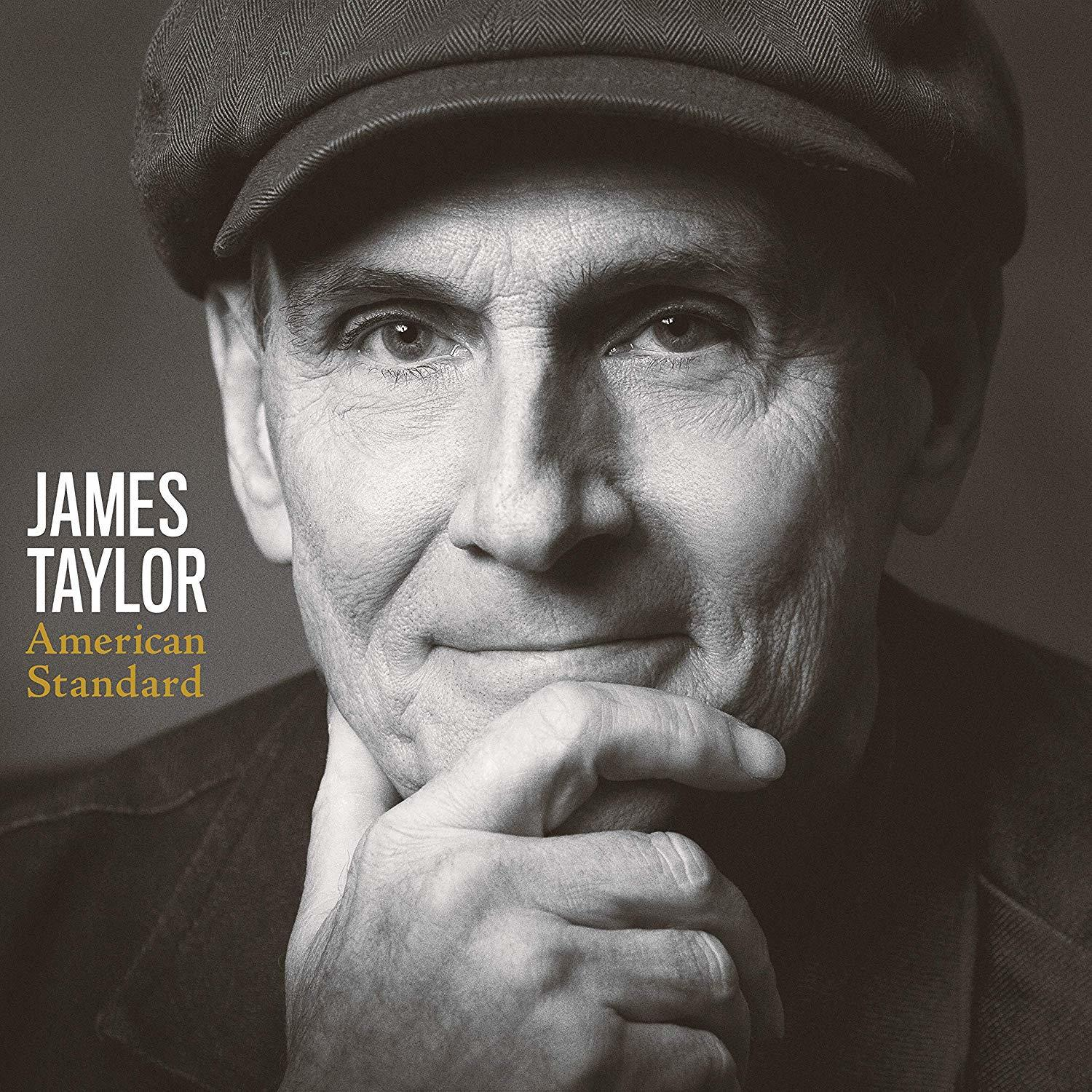 Gros plan en noir et blanc de James Taylor, portant une casquette, regardant le spectateur. Pochette d'album.