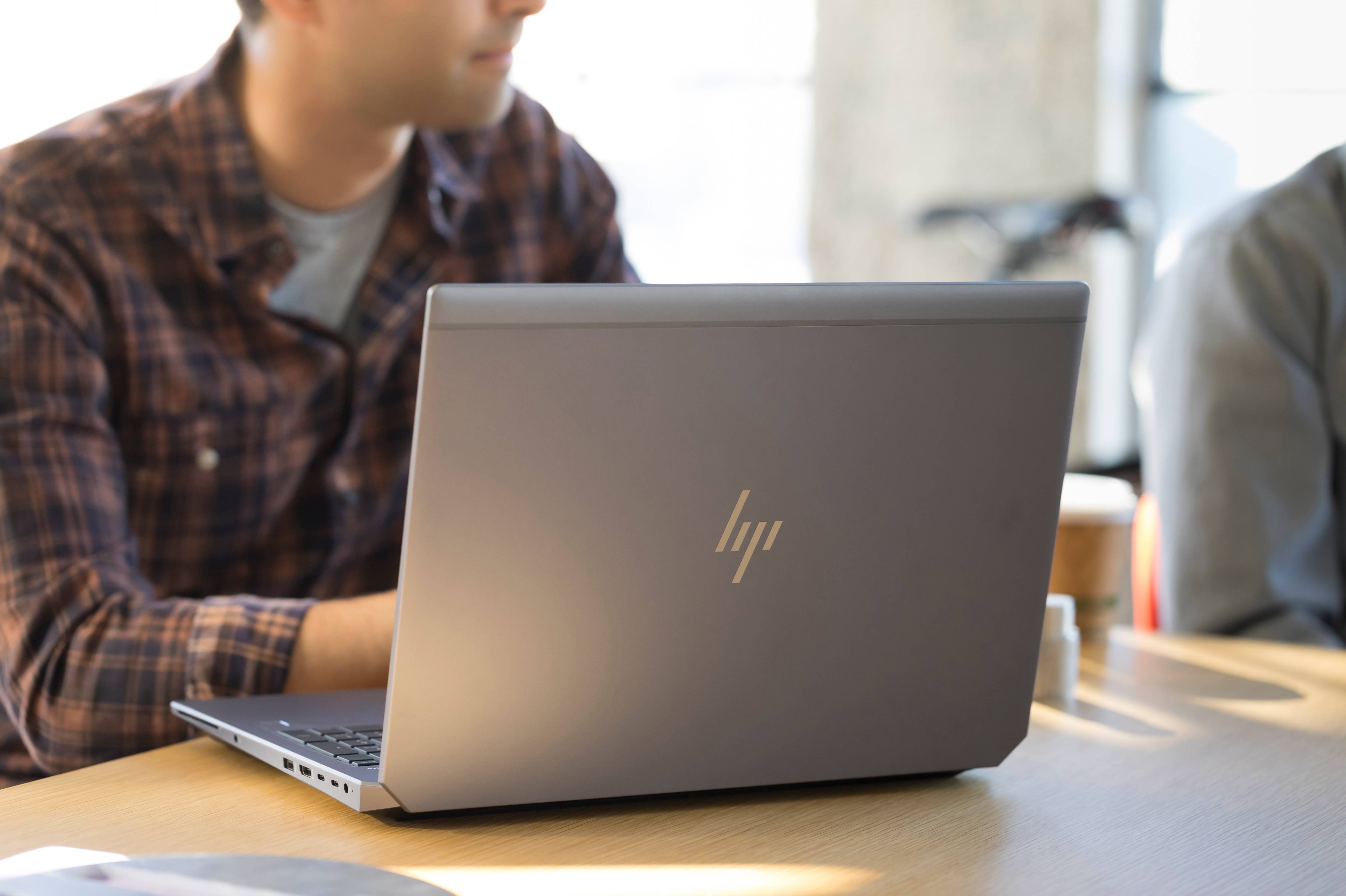 HP - B2B ZBook 15 G5 - 15,6 Zoll - Intel® Core™ i7 i7-8850H - 16 GB - 256 GB