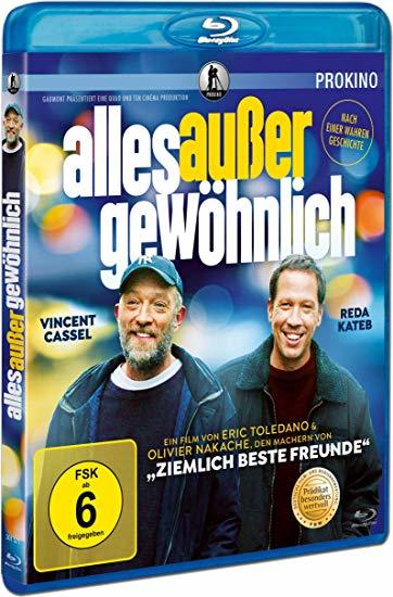 Film-DVD-Cover: Zwei Männer stehen. Titel: Alles außer gewöhnlich.