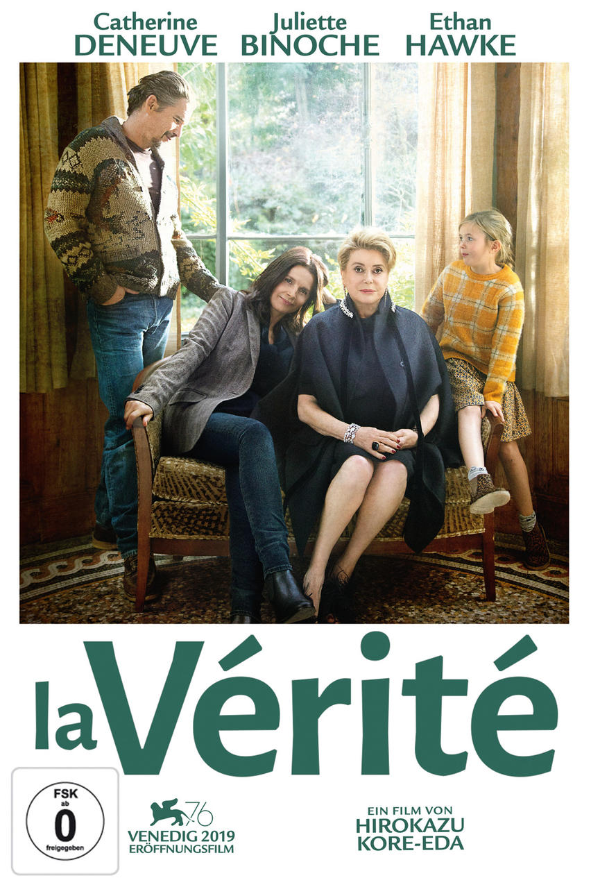 Filmposter: 'La Vérité' mit Catherine Deneuve, Juliette Binoche und Ethan Hawke. Familie in der Szene.