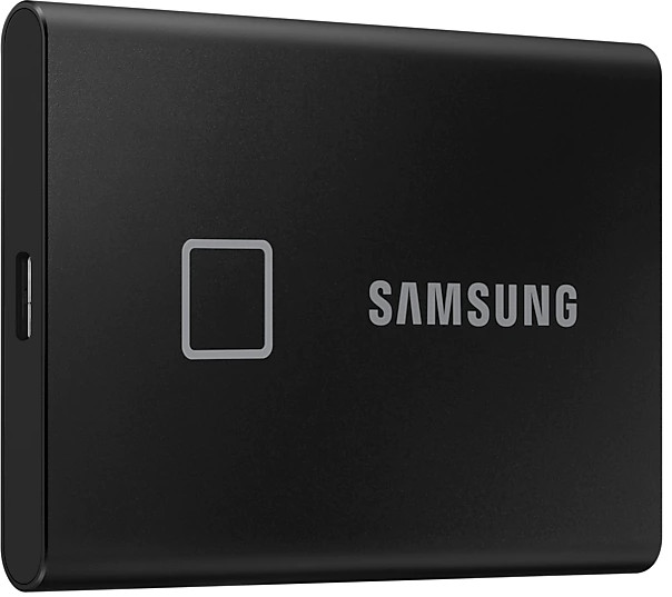 Egy fekete Samsung hordozható SSD ujjlenyomat-érzékelővel és a Samsung logóval.