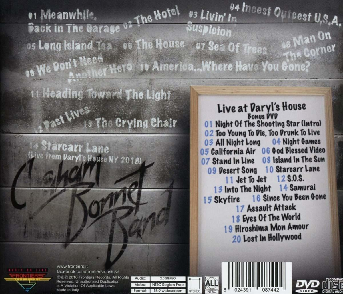 CD-hoes met tracklist en Graham Bonnet Band-logo op een grijze achtergrond.
