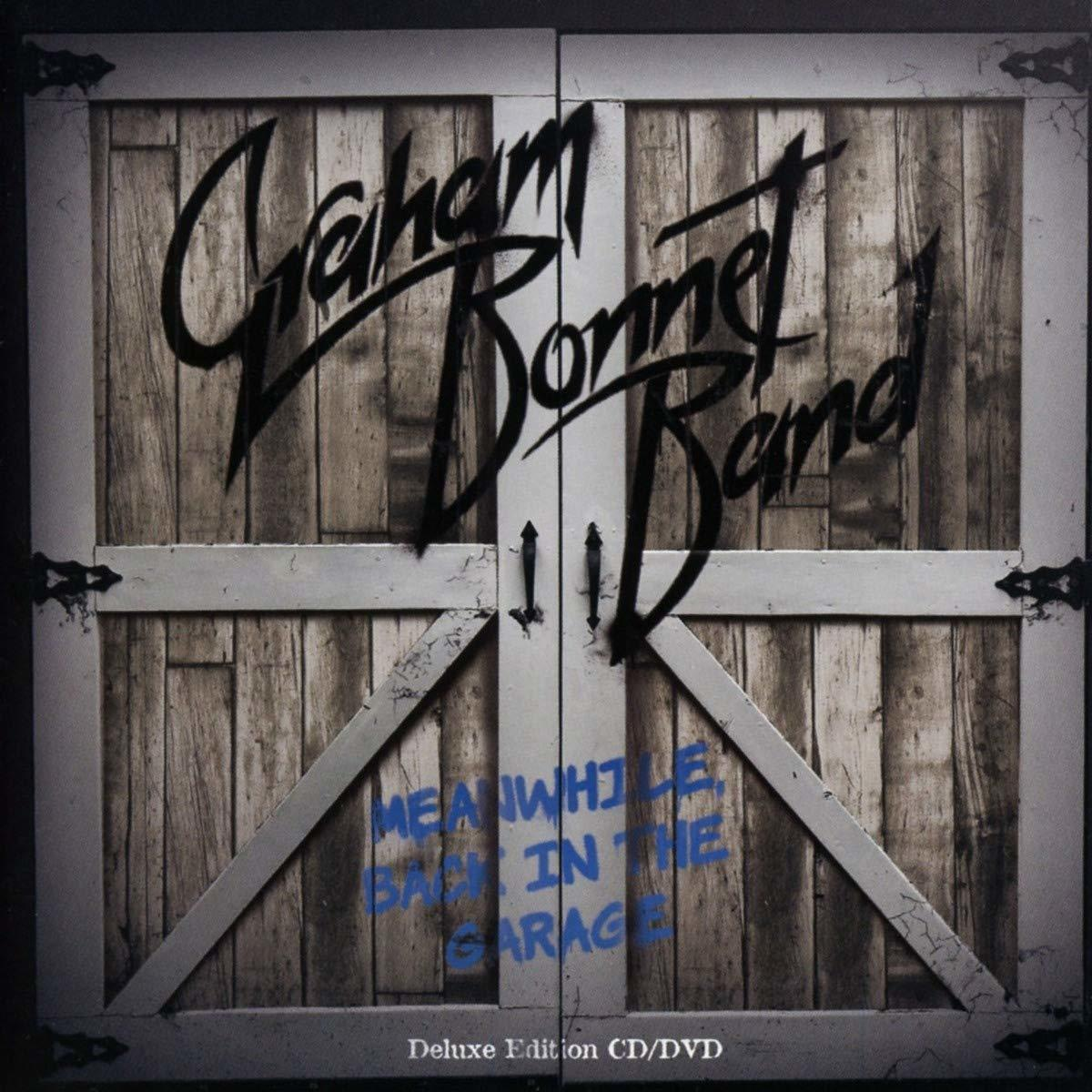 Albumhoes met een verweerde houten deur en de tekst 'Graham Bonnet Band'.