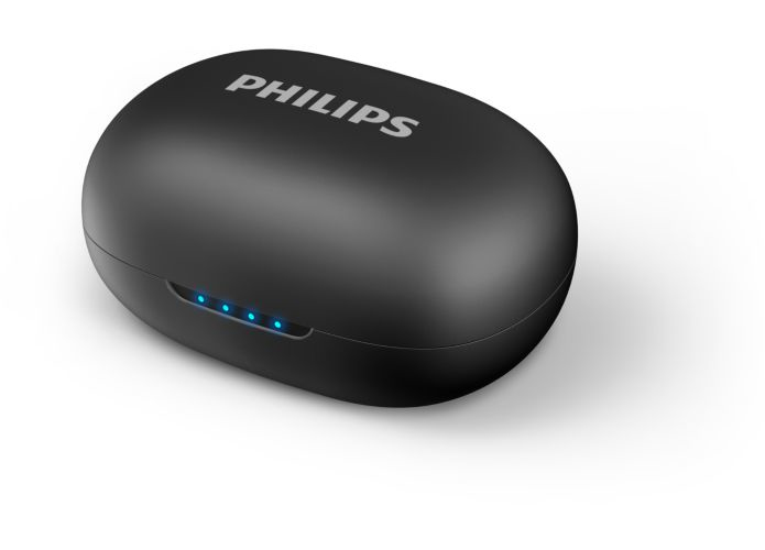 Mavi şarj ışıkları, üstten görünüm, beyaz zemin ile siyah Philips kulaklık şarj kutusu.