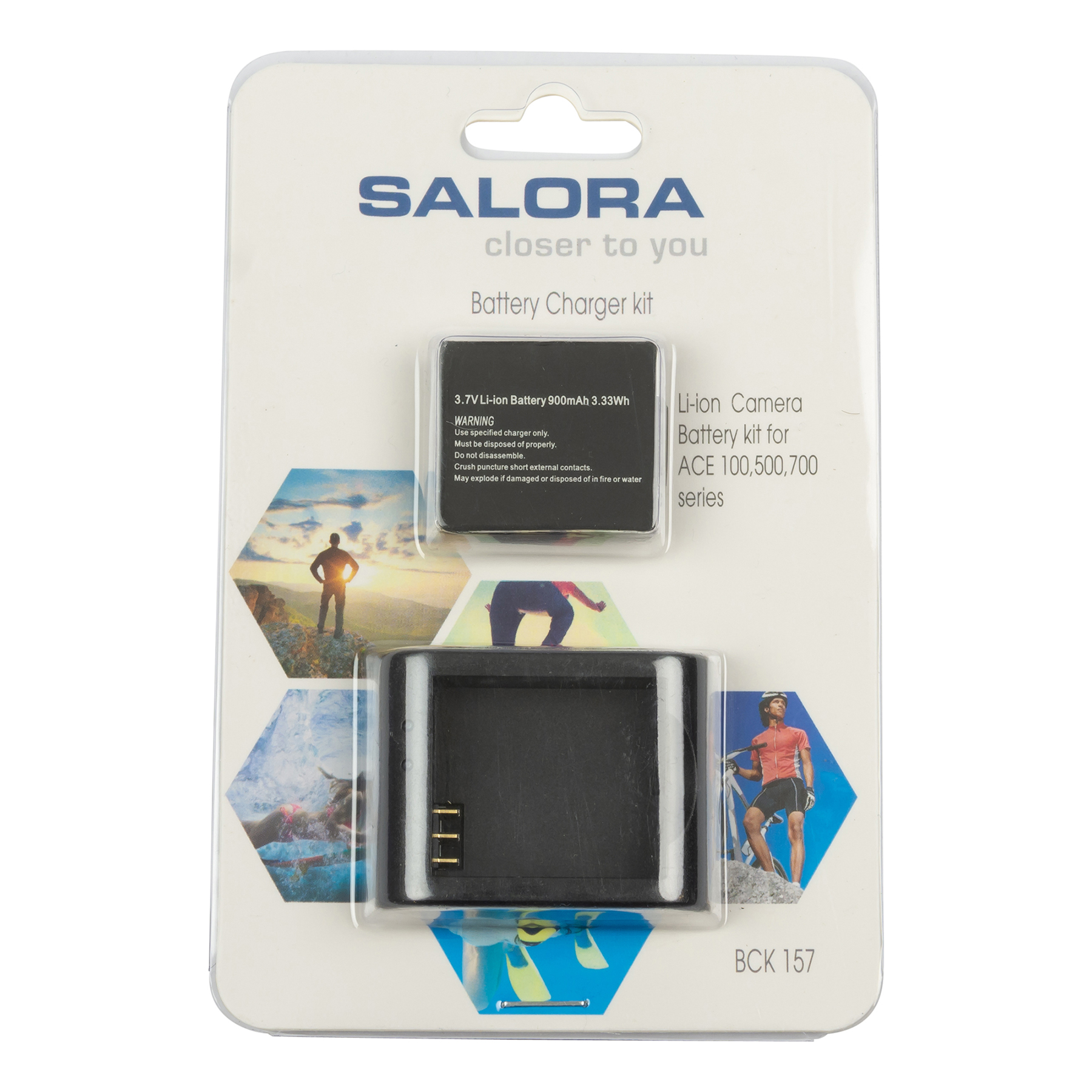 Een acculaderkit in een doorzichtige plastic verpakking. De kit bevat een batterij en een oplader.