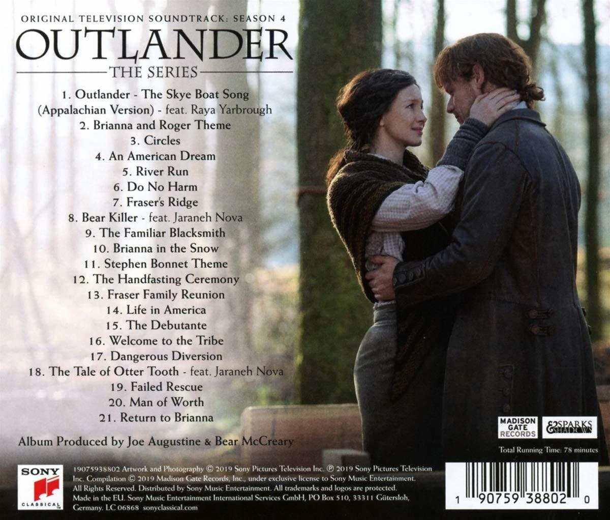 Albumcover von Outlander mit einem Paar, das sich umarmt.